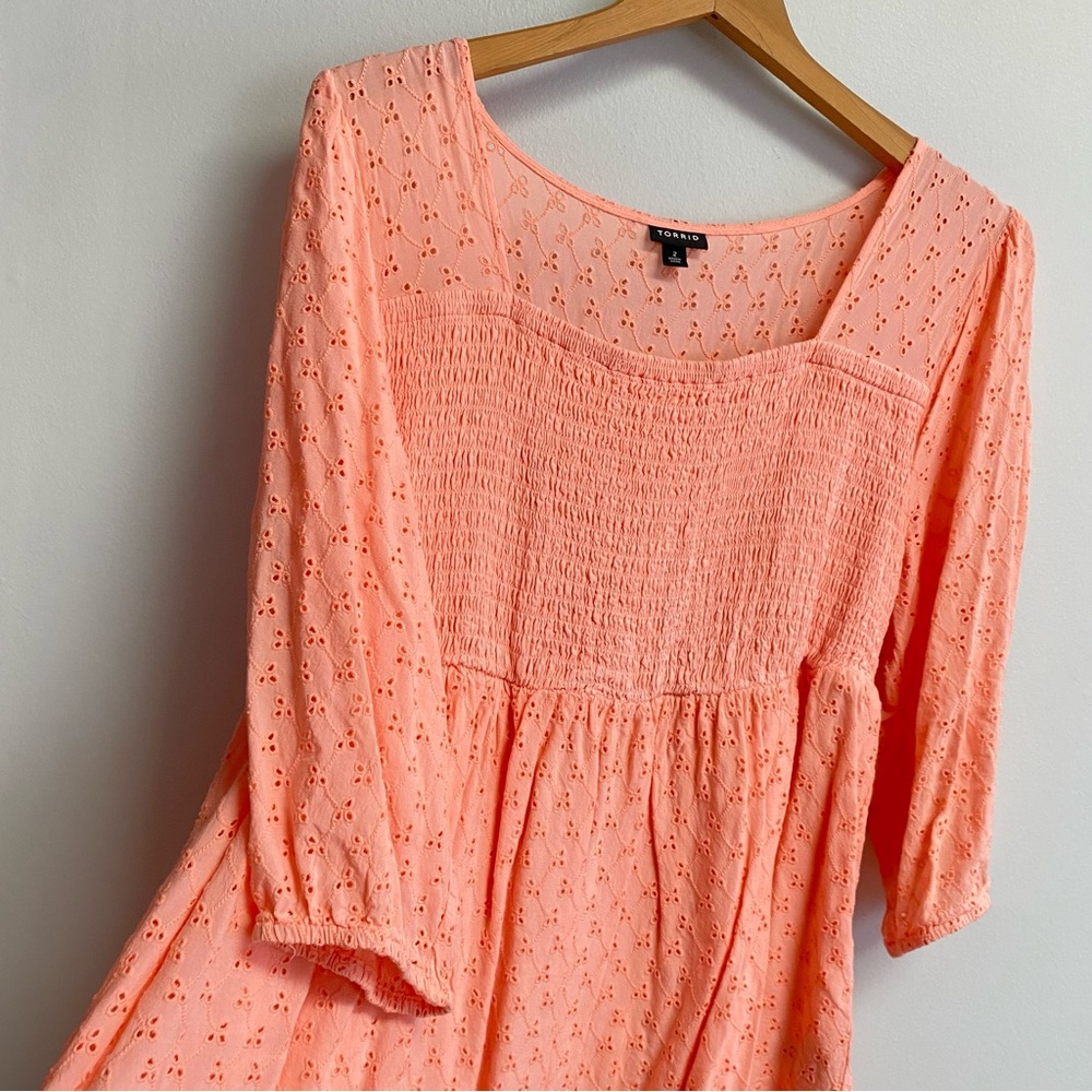 TORRID RUCHED EYELET TOP - 2X (2) - Picture 6 of 14